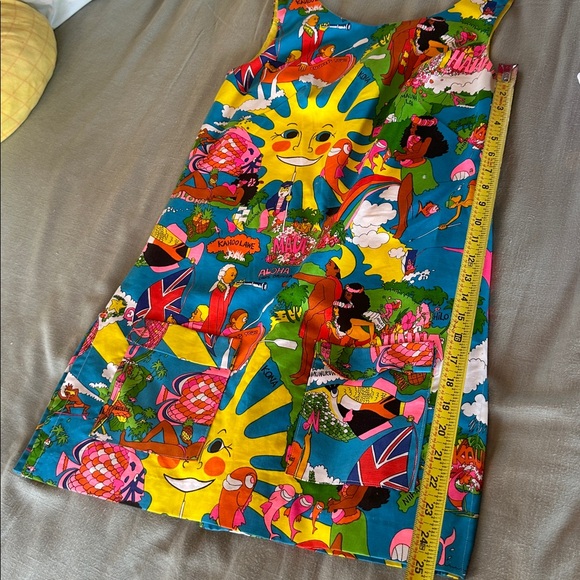 Colorful Sleeveless Graphic Dress - Picture 11 of 17